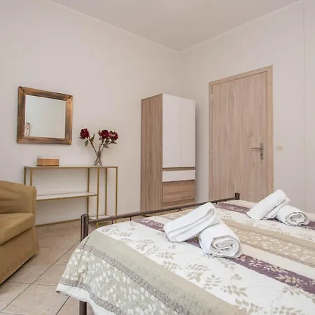 Dora's Apartament Laganas