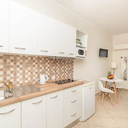 Apartament Dora's Laganas