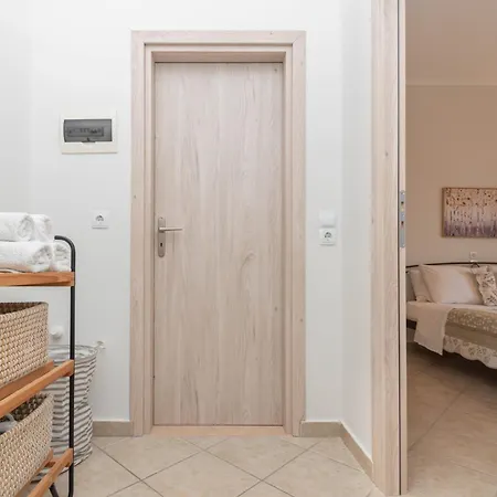 Dora's Apartament Laganas